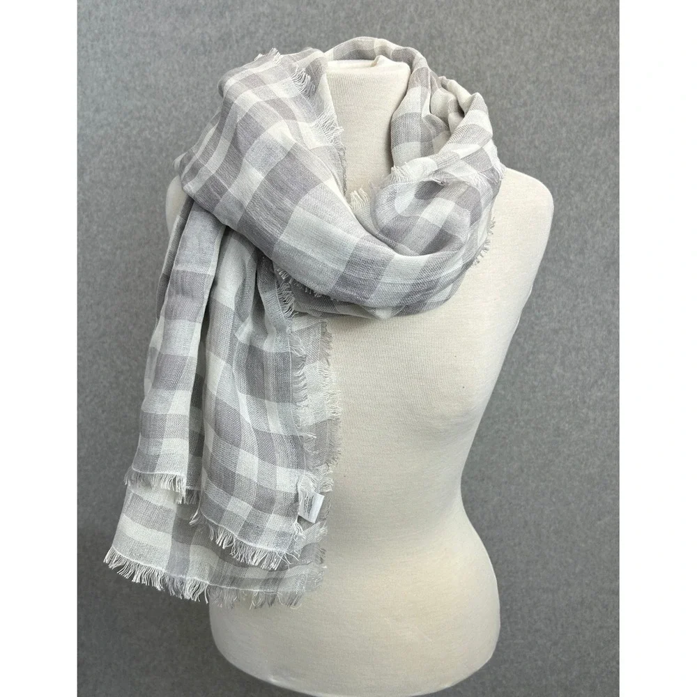 Halogen Scarf Gray White Gingham Linen Blend Fringed Wrap Womens Office Neutral